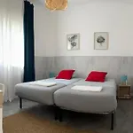 Surfer's Den *