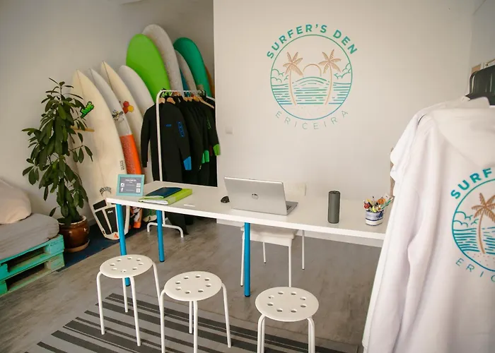 Surfer's Den Hostel Ericeira