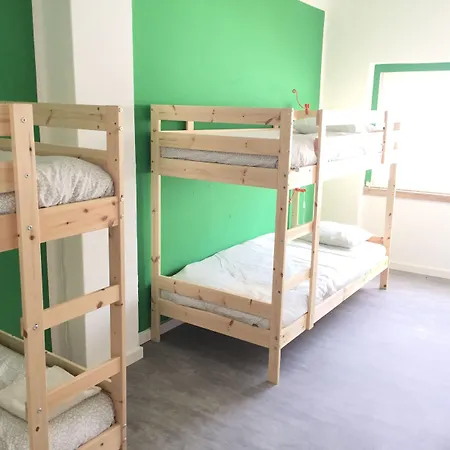 Surfer's Den Hostel *