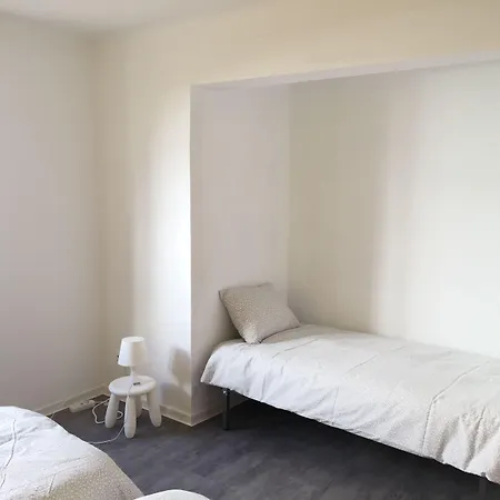 Hostel Surfer's Den *