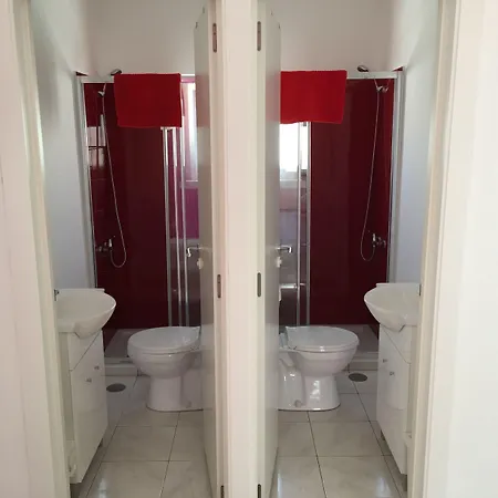 Surfer's Den Vandrerhjem