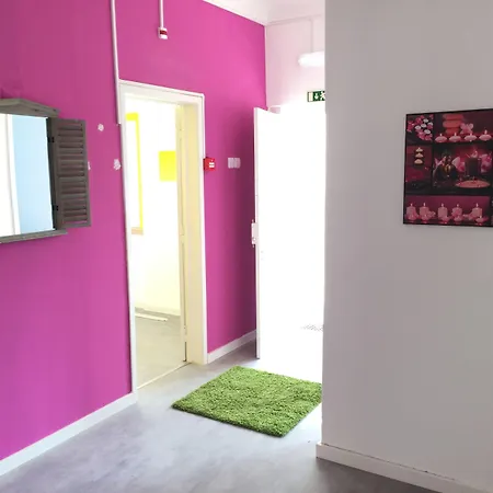 Surfer's Den Ericeira