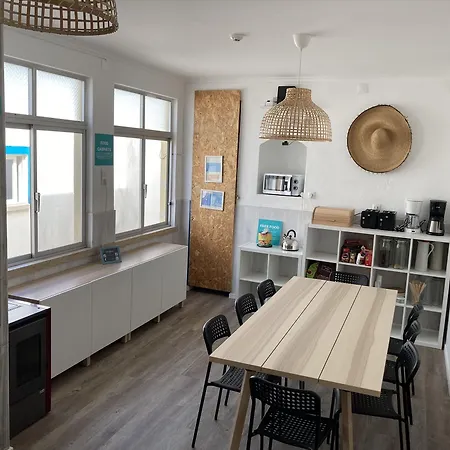 Surfer's Den Auberge de jeunesse Ericeira