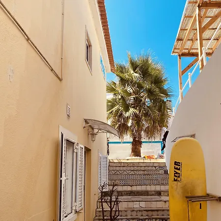 Vandrerhjem Surfer's Den Ericeira