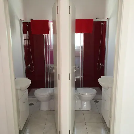 Hostel Surfer's Den