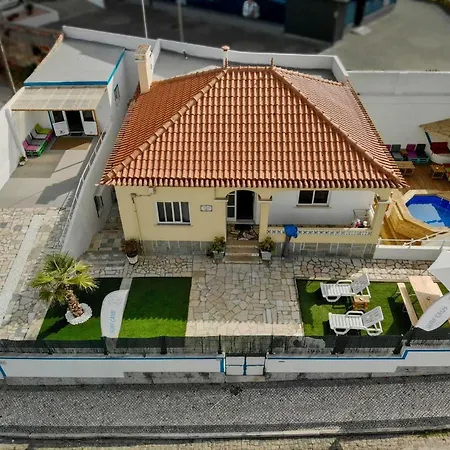 Surfer's Den *