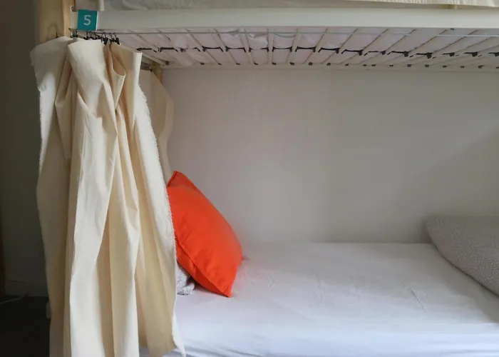 Surfer's Den Hostel *