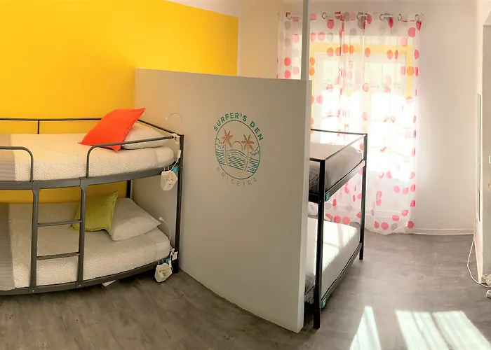 Surfer's Den Hostel Ericeira